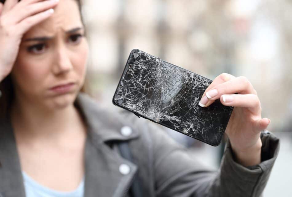 Reparasjon av ødelagt mobiltelefon eller Ipad